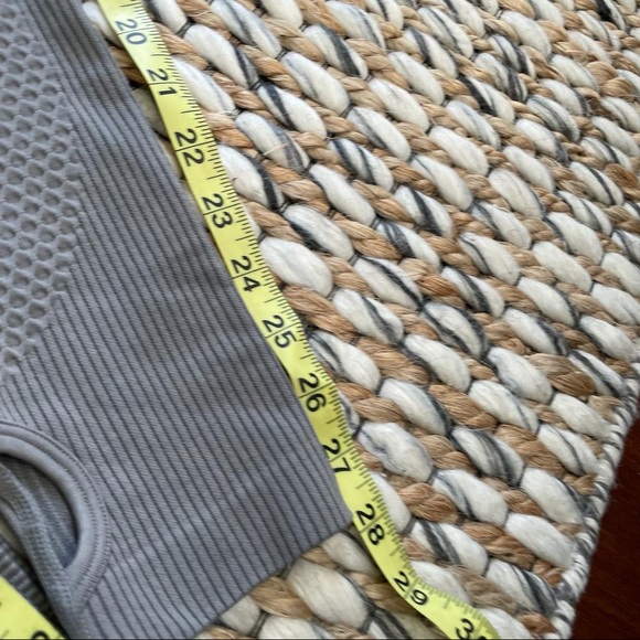 NOVA Sport Matrix Infinity Seamless 2 Pc grey waffle size medium - Picture 9 of 11